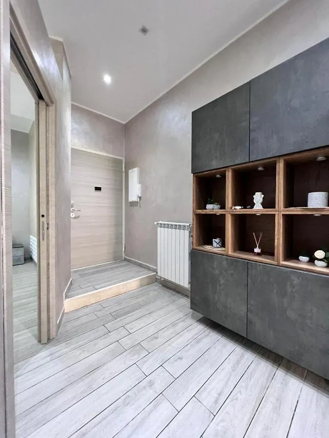 Lady Luxury Apartment Бари 0*,  Италия